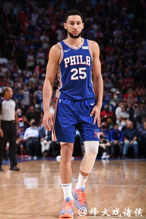 西蒙斯从背伤中完全康复 将无限制参加训练营